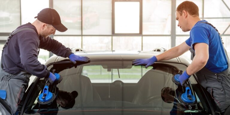 mobile-windshield-replacement-5-essential-signs-you-need-a-windshield-replacement